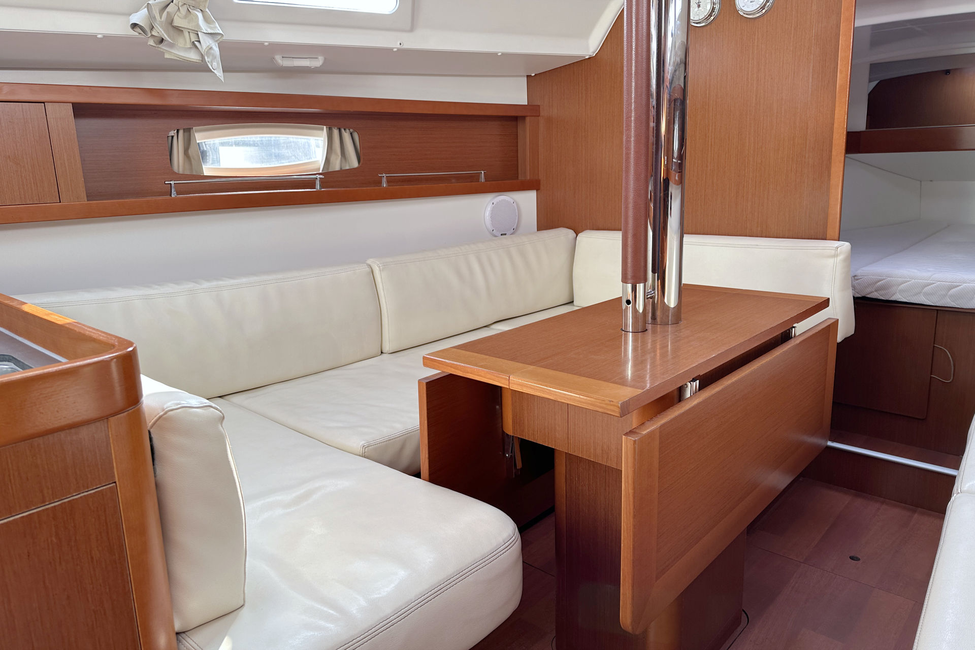 Oceanis 34.2 — photo 12