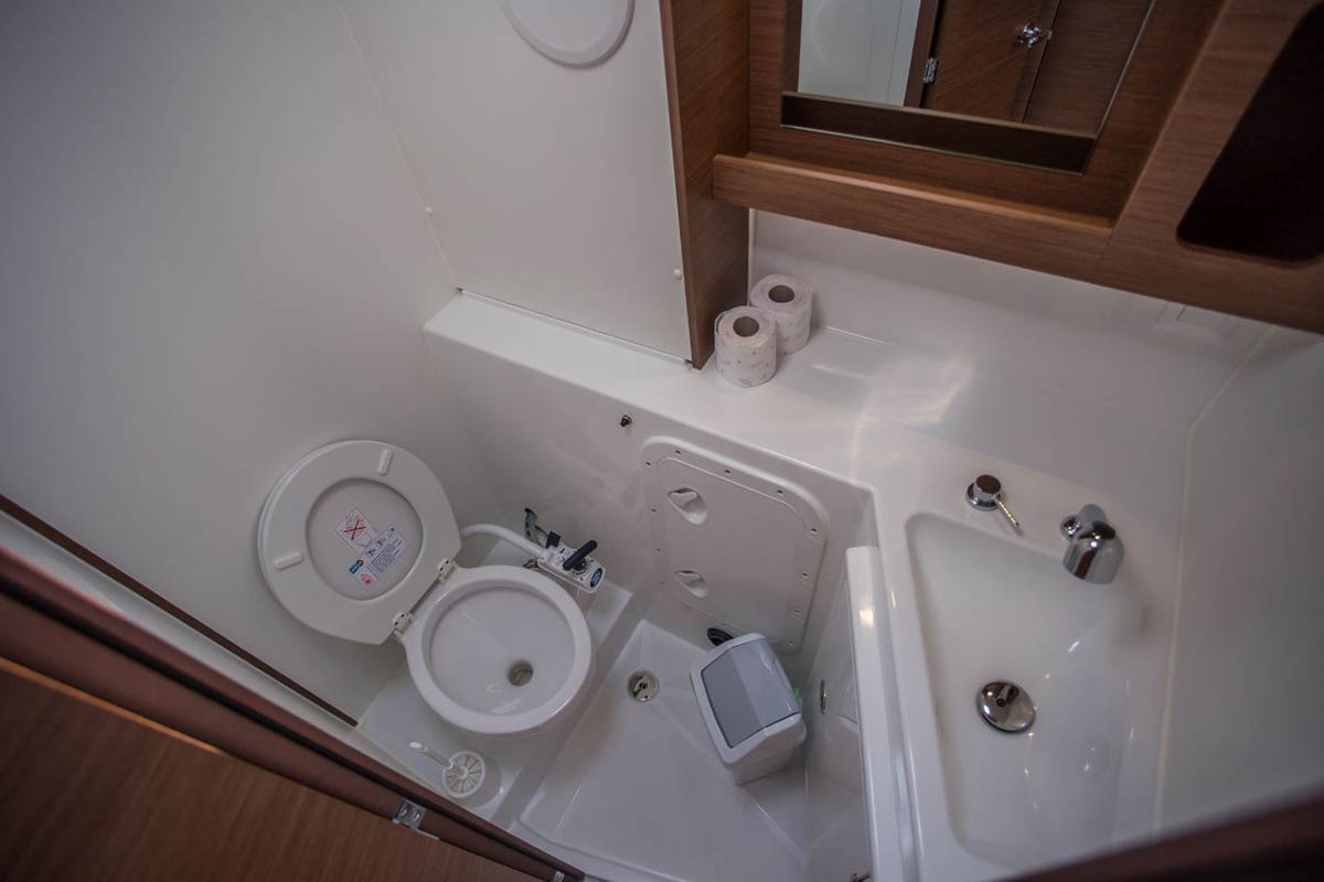 Lagoon 42 - 4 + 2 cab. — photo 13