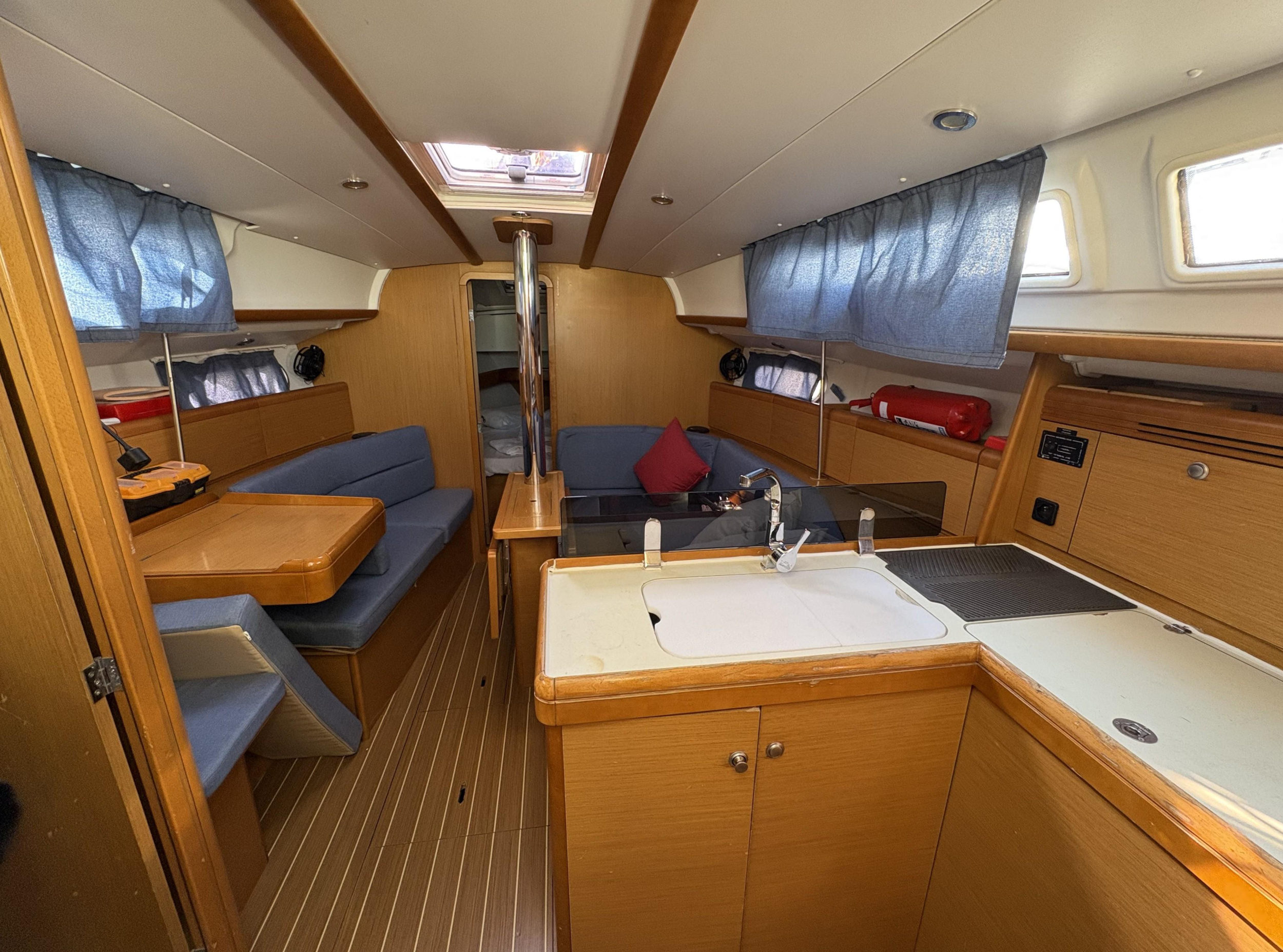 Sun Odyssey 36i — photo 11