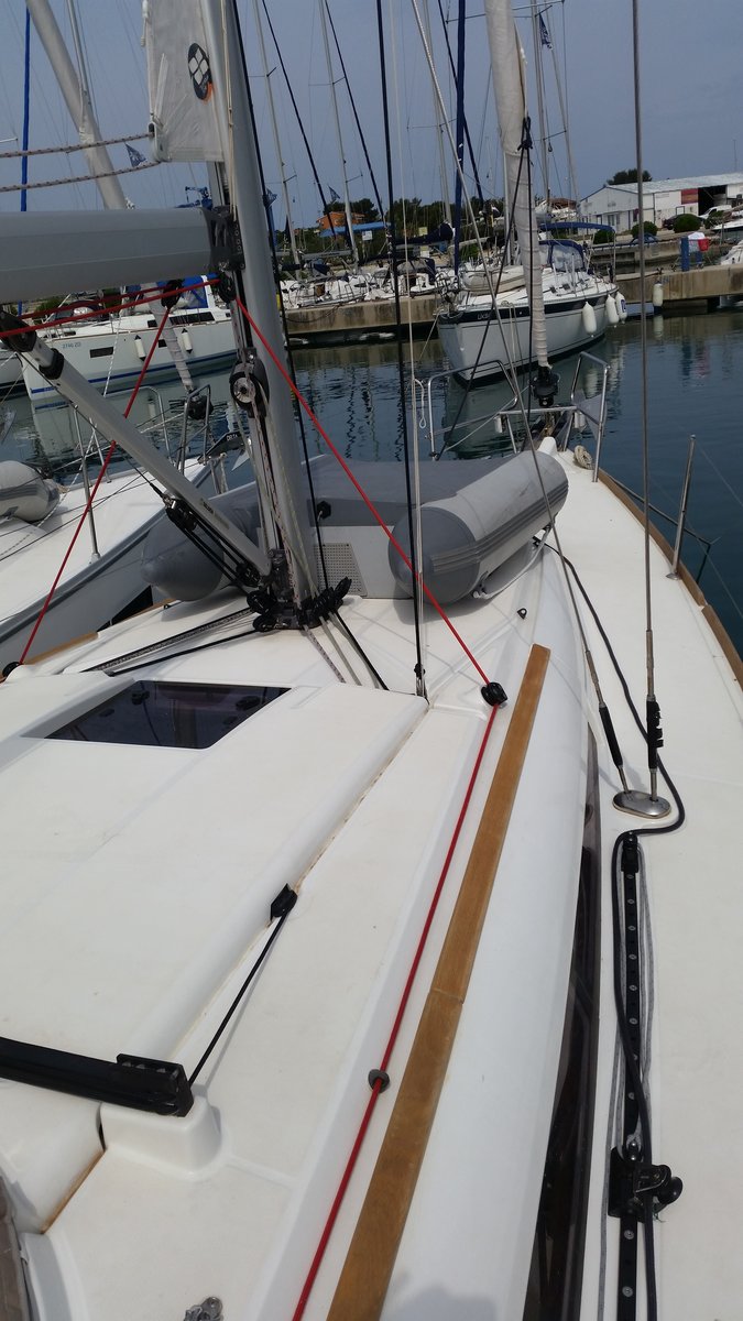 Sun Odyssey 379 — photo 6