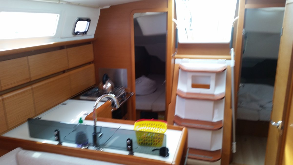 Sun Odyssey 379 — photo 9