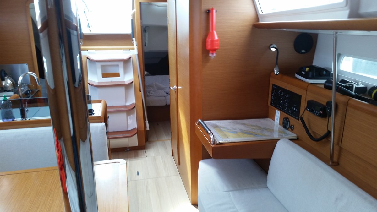 Sun Odyssey 379 — photo 11