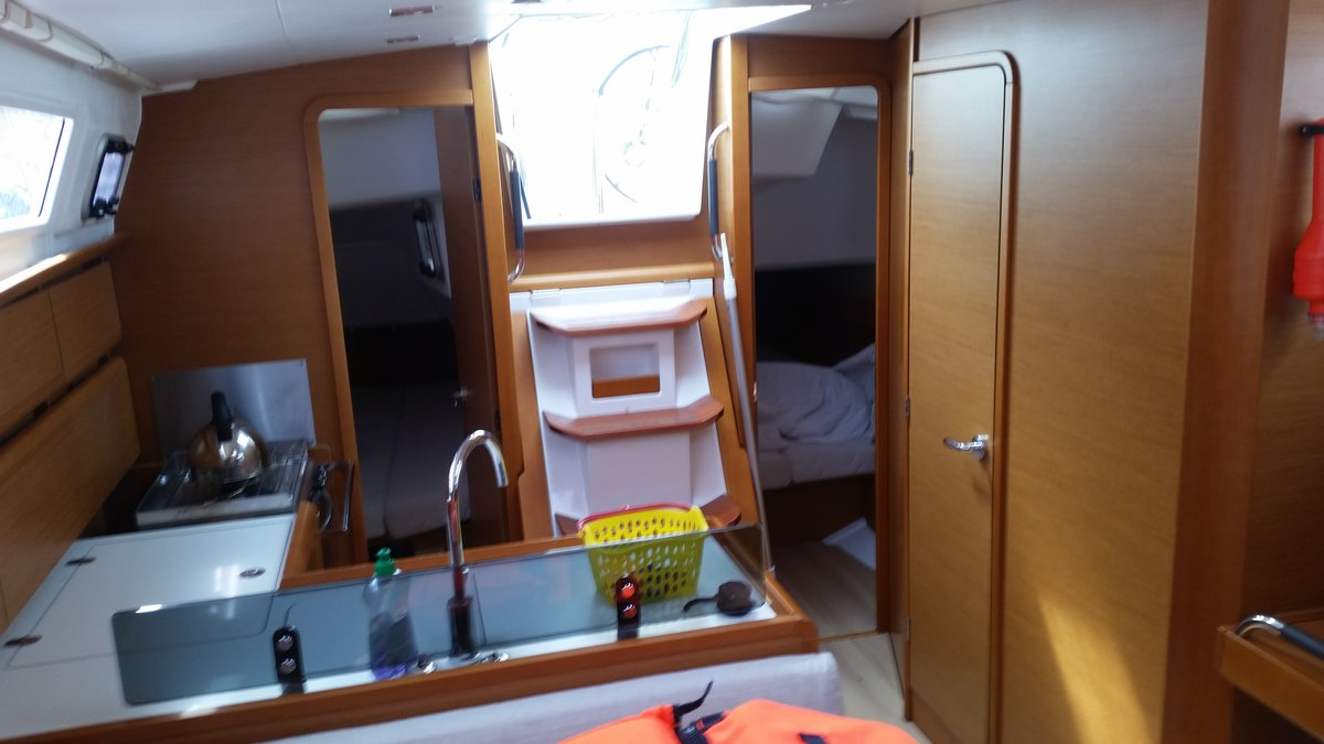 Sun Odyssey 379 — photo 12
