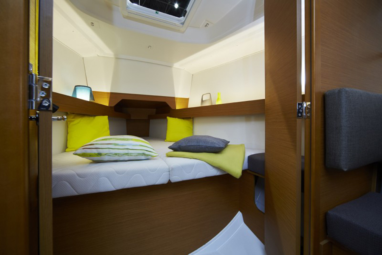 Sun Odyssey 349 - 2 cab. — photo 8