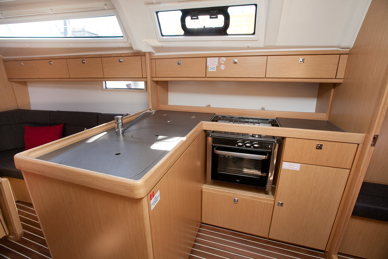 Bavaria Cruiser 37 - 3 cab. — photo 8