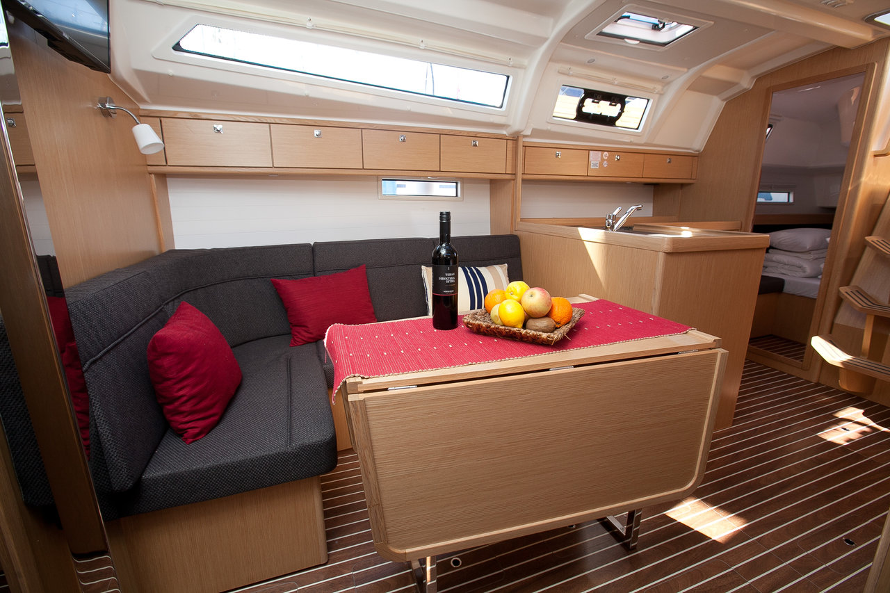 Bavaria Cruiser 37 - 3 cab. — photo 11