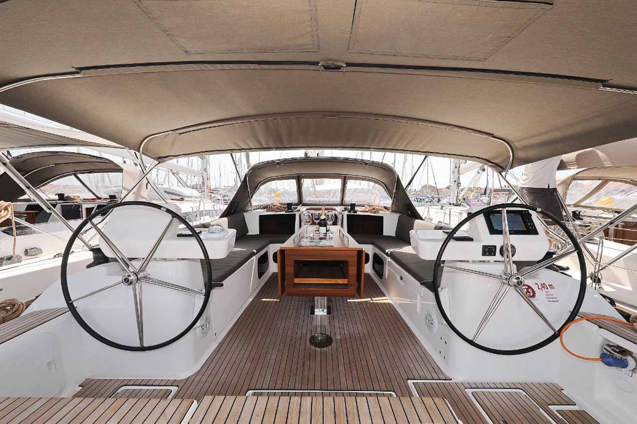 Dufour 520 GL — photo 8