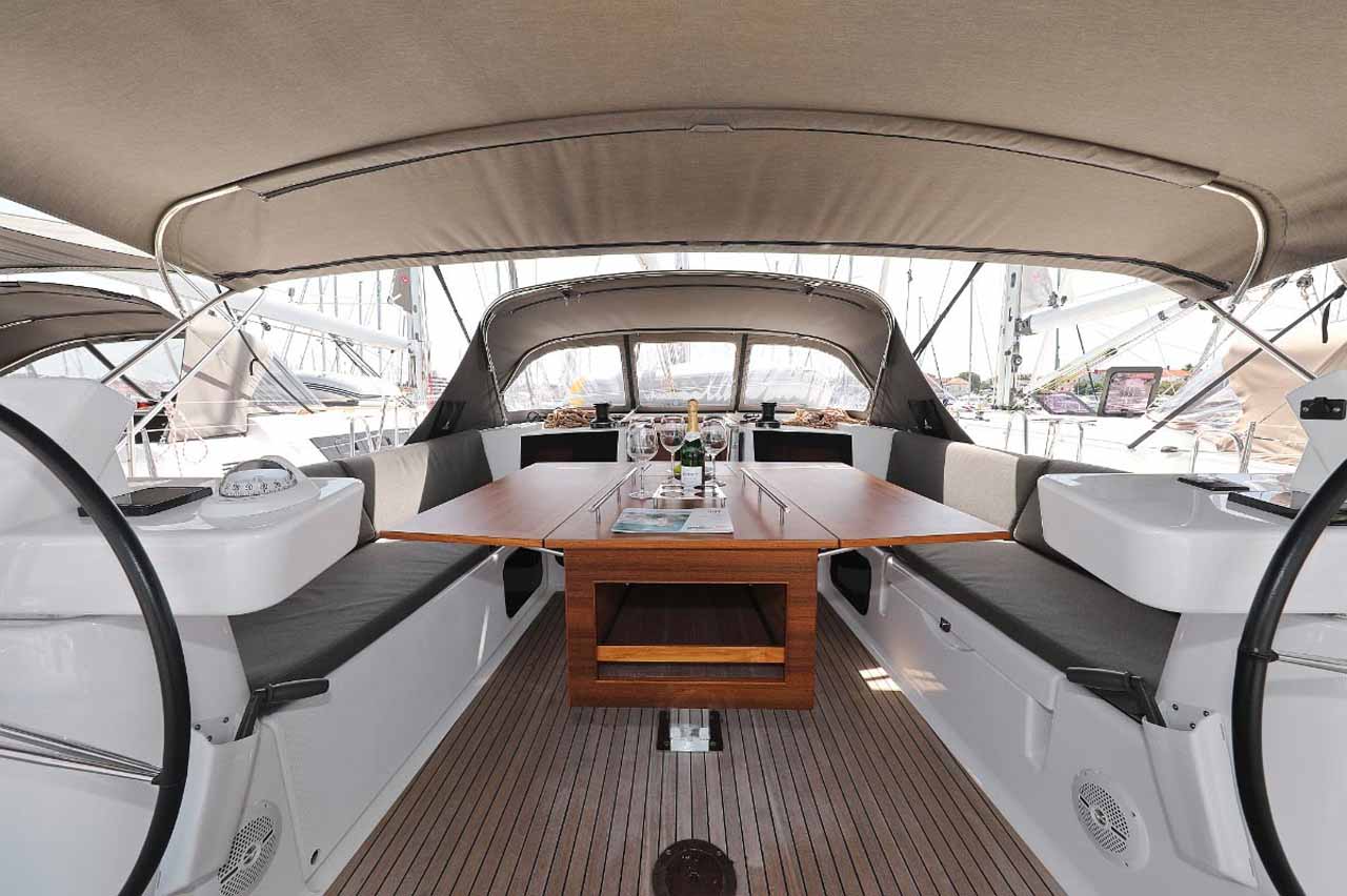 Dufour 520 GL — photo 9