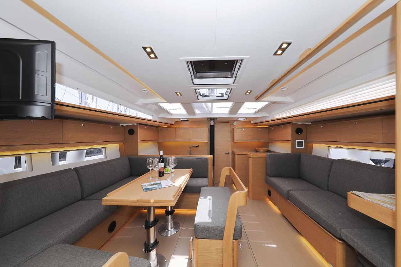 Dufour 520 GL — photo 13