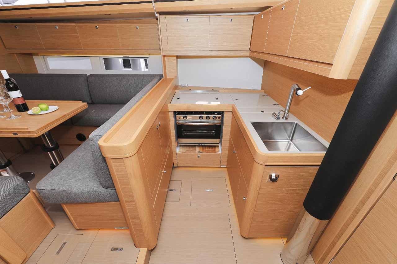 Dufour 520 GL — photo 15