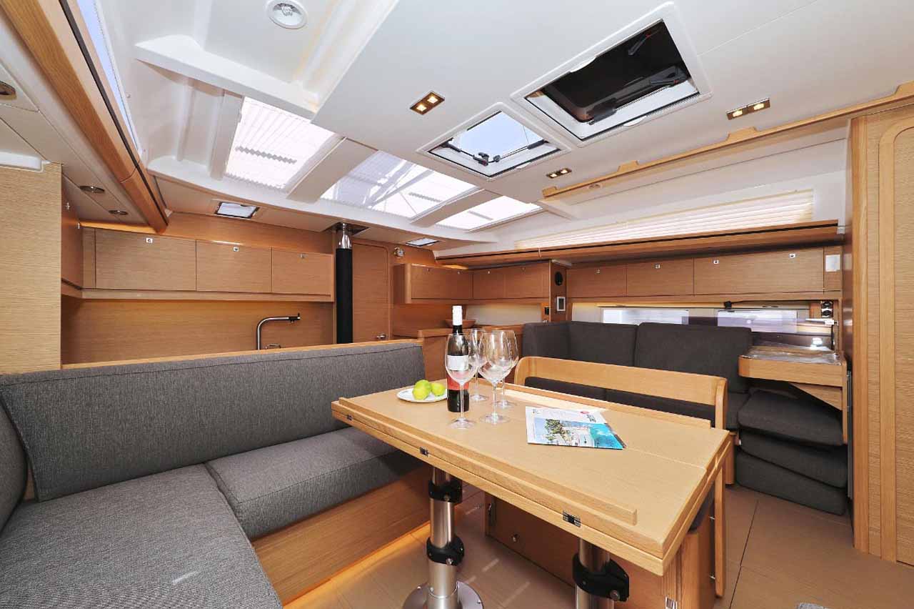Dufour 520 GL — photo 19