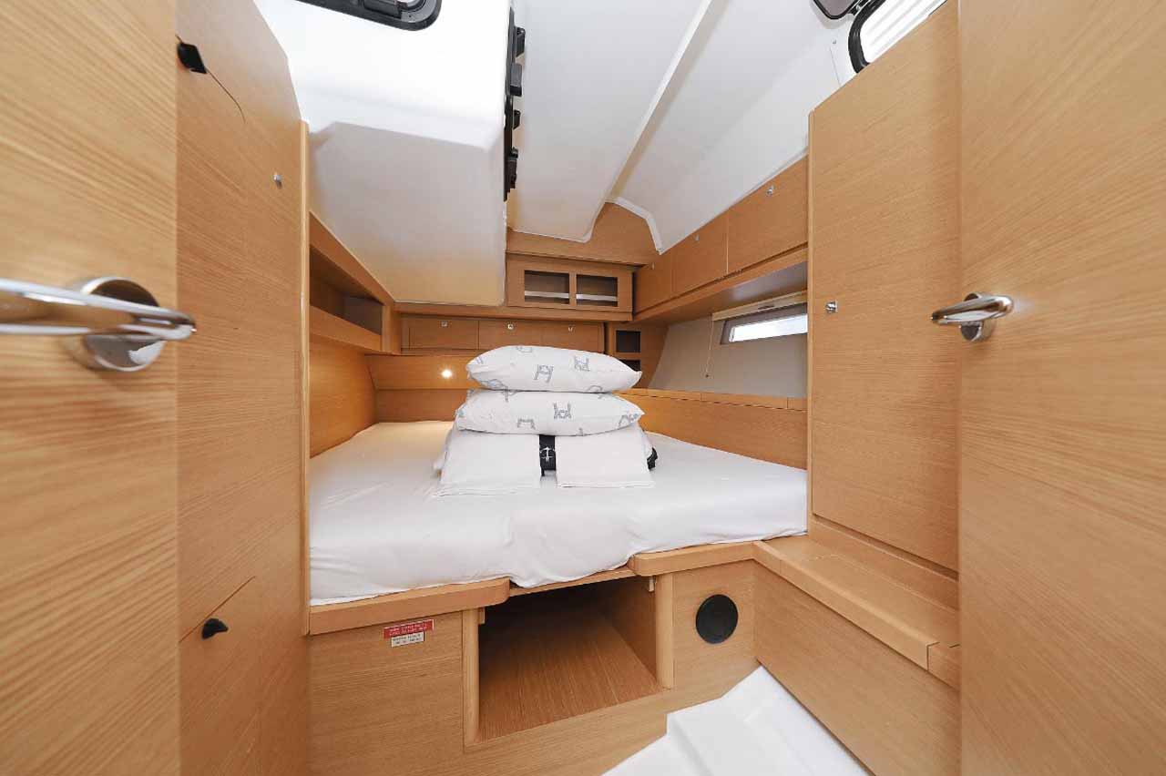 Dufour 520 GL — photo 22