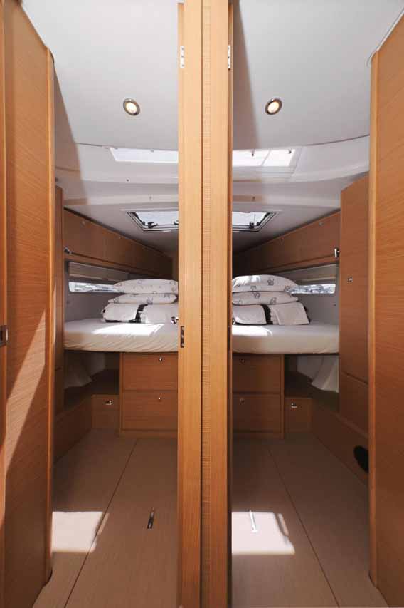 Dufour 520 GL — photo 24