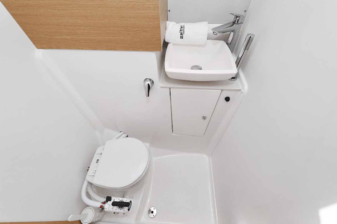 Dufour 520 GL — photo 28