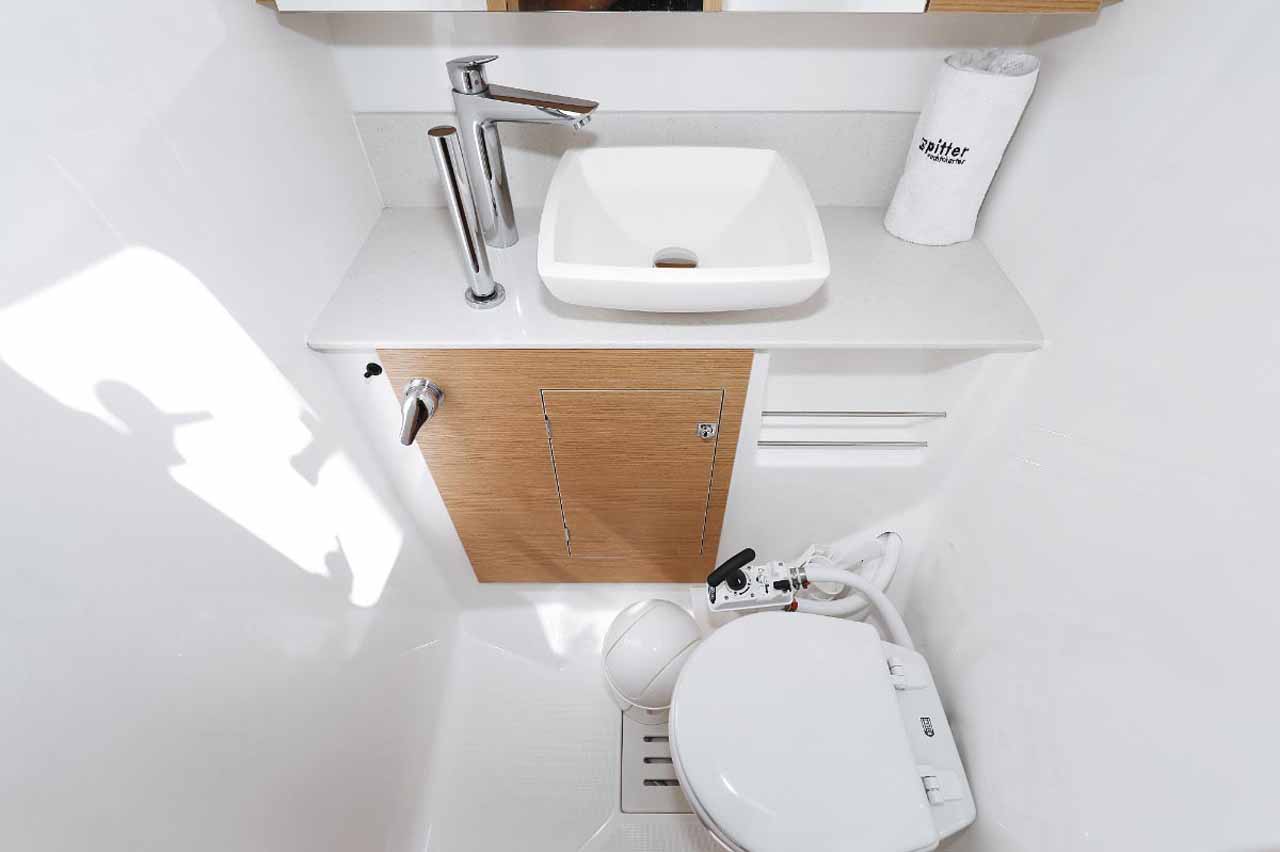 Dufour 520 GL — photo 30