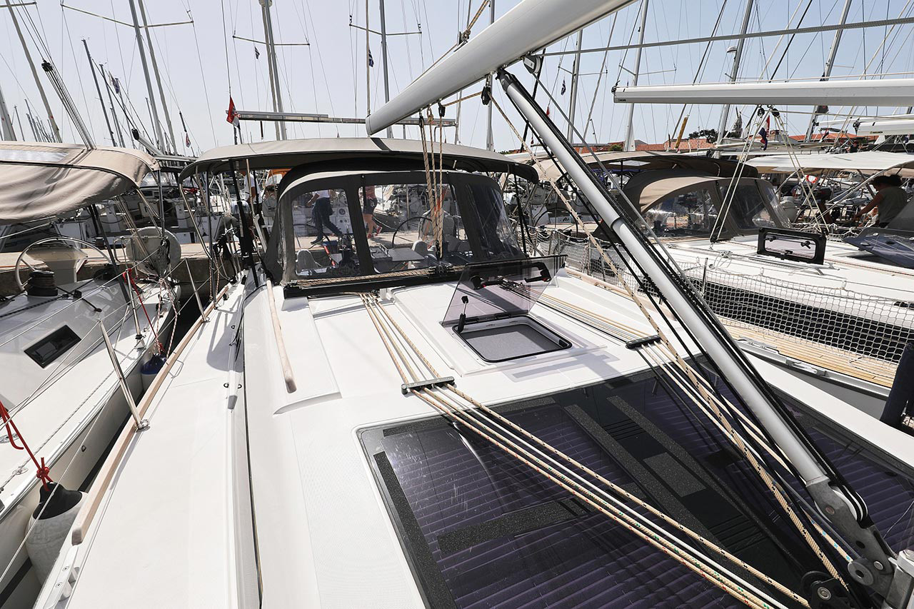 Dufour 382 GL — photo 4