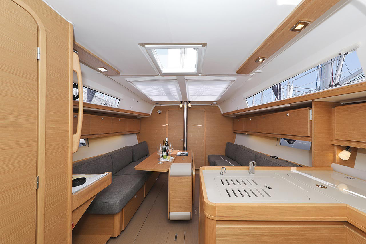 Dufour 382 GL — photo 8