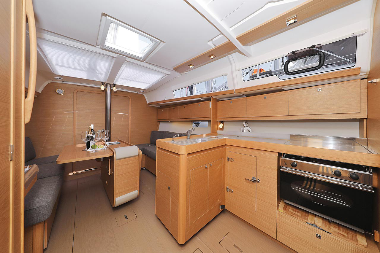 Dufour 382 GL — photo 9