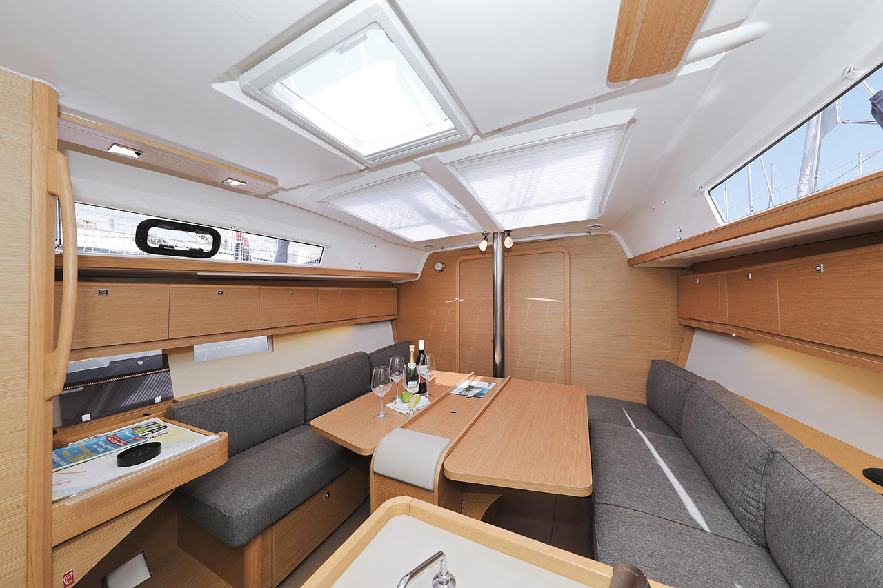Dufour 382 GL — photo 10