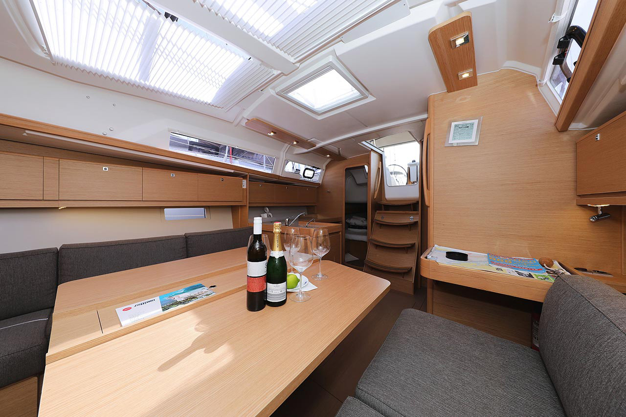 Dufour 382 GL — photo 11