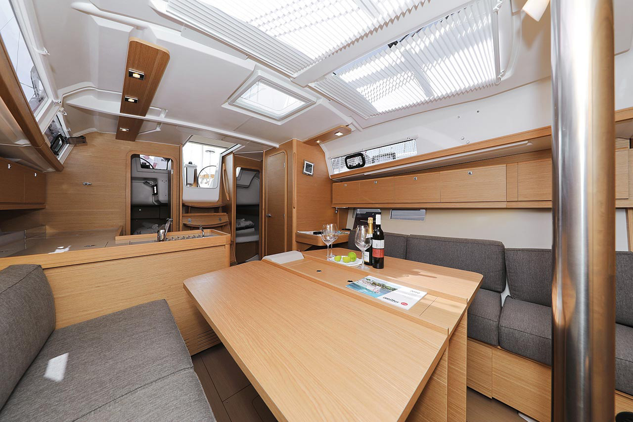 Dufour 382 GL — photo 12