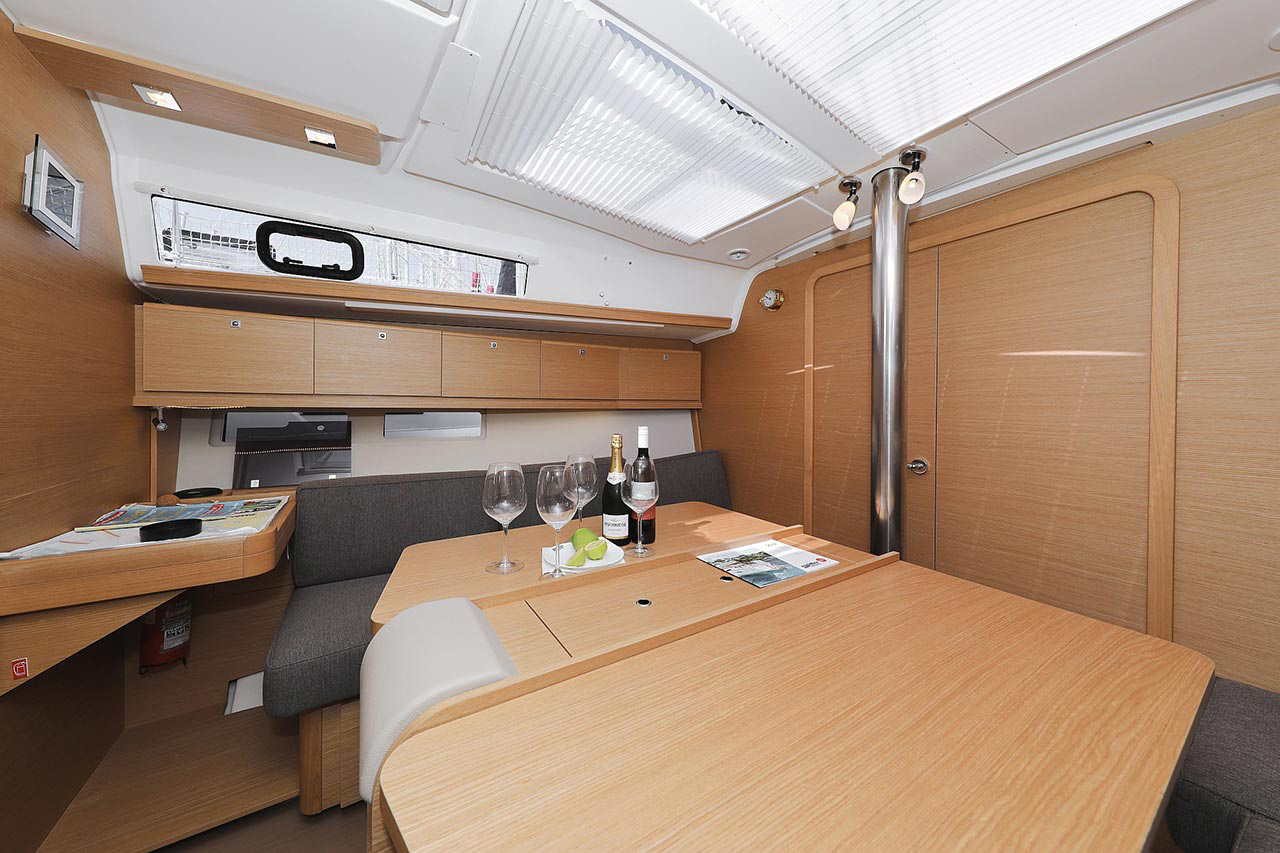 Dufour 382 GL — photo 13