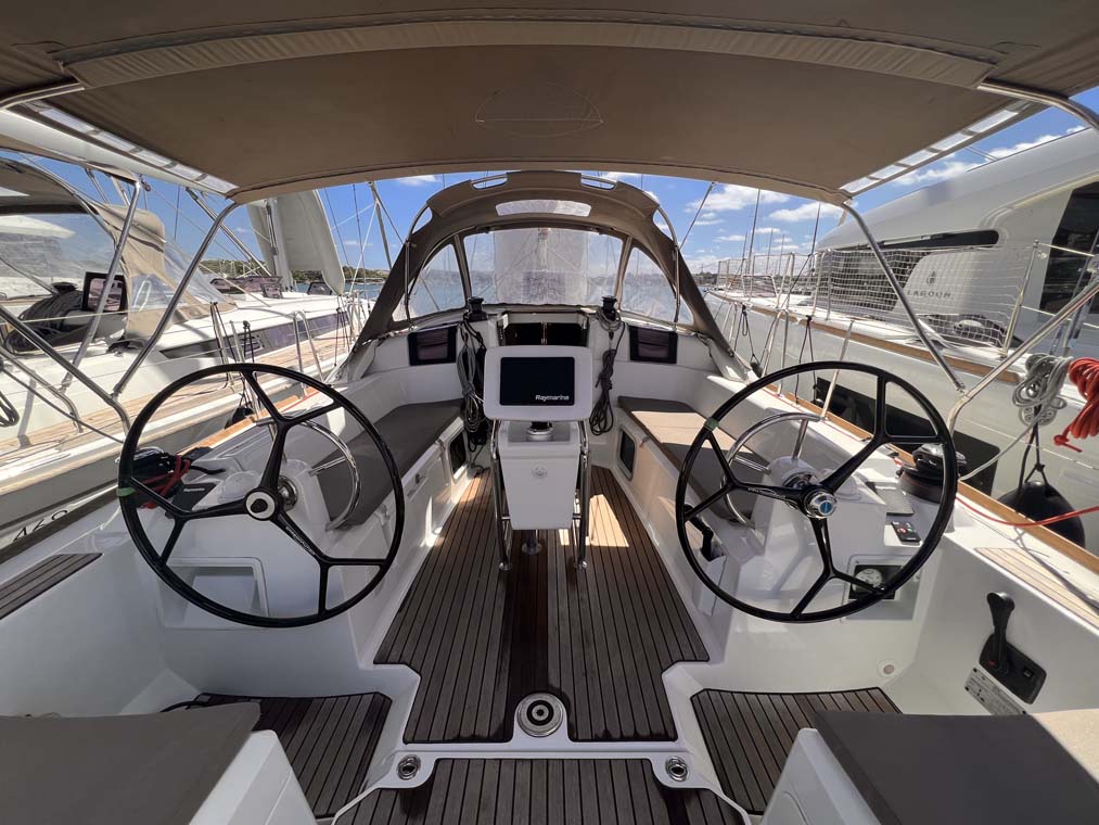 Sun Odyssey 389 — photo 3