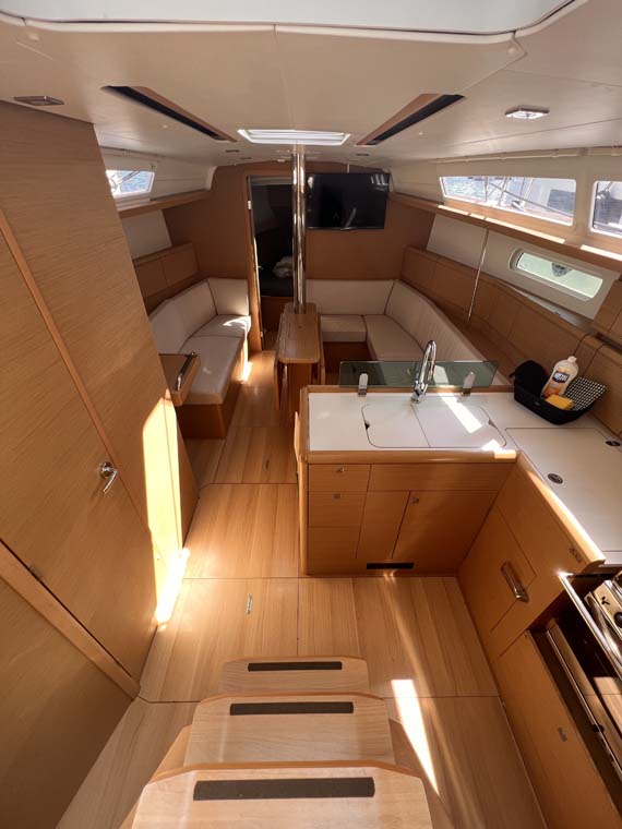 Sun Odyssey 389 — photo 10