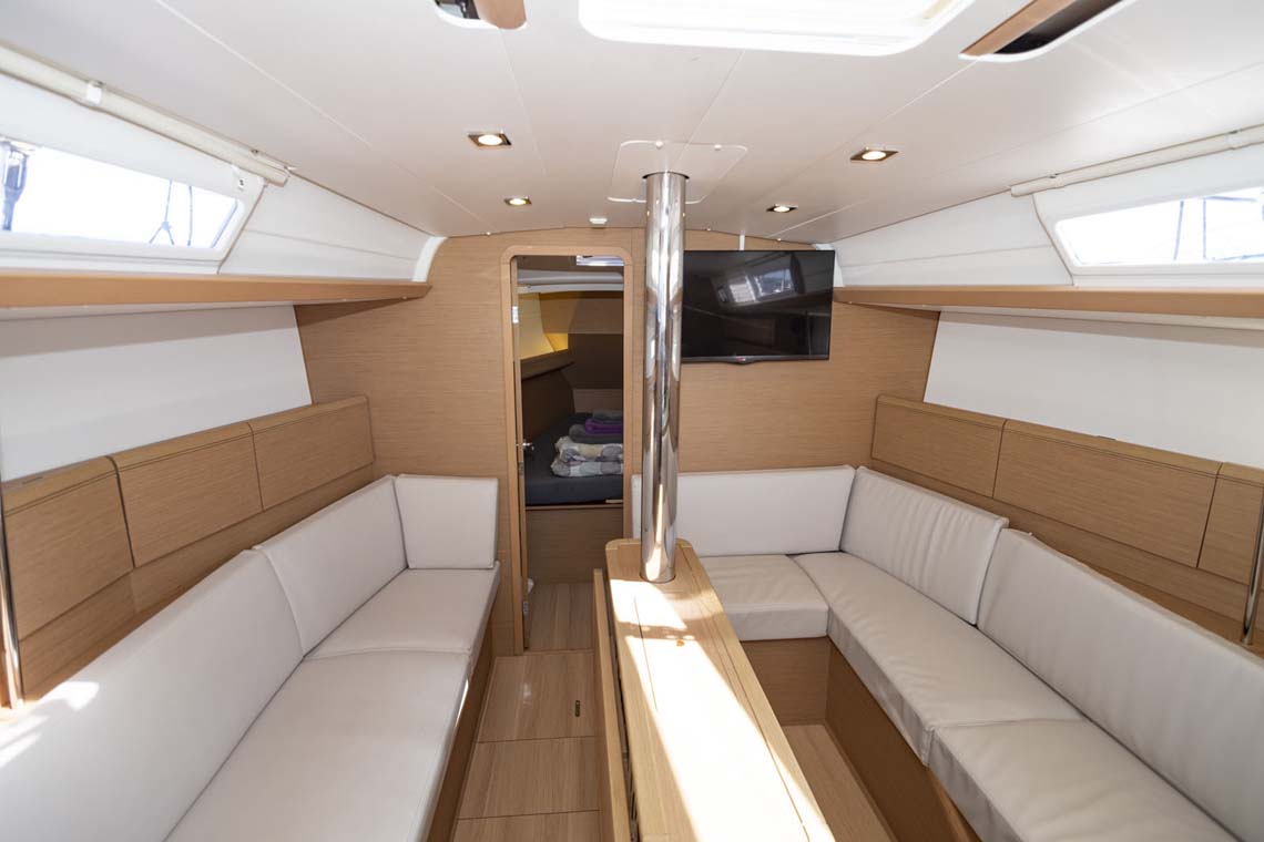 Sun Odyssey 389 — photo 11