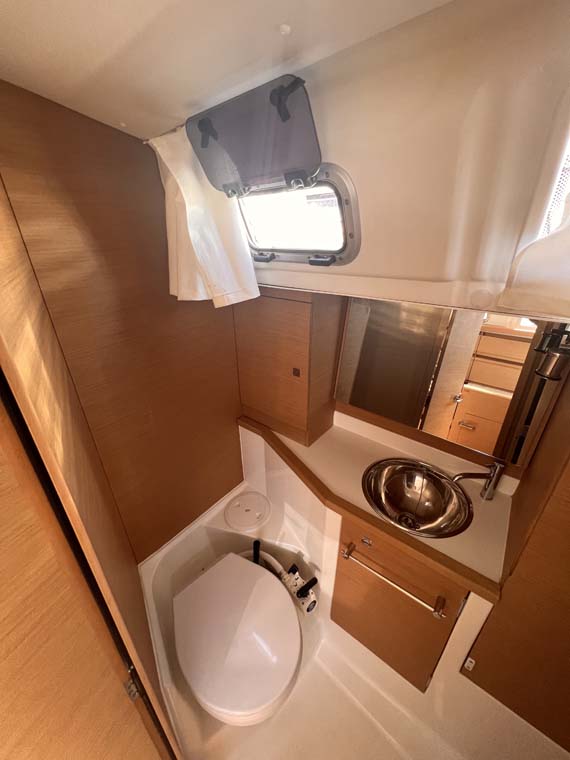Sun Odyssey 389 — photo 18