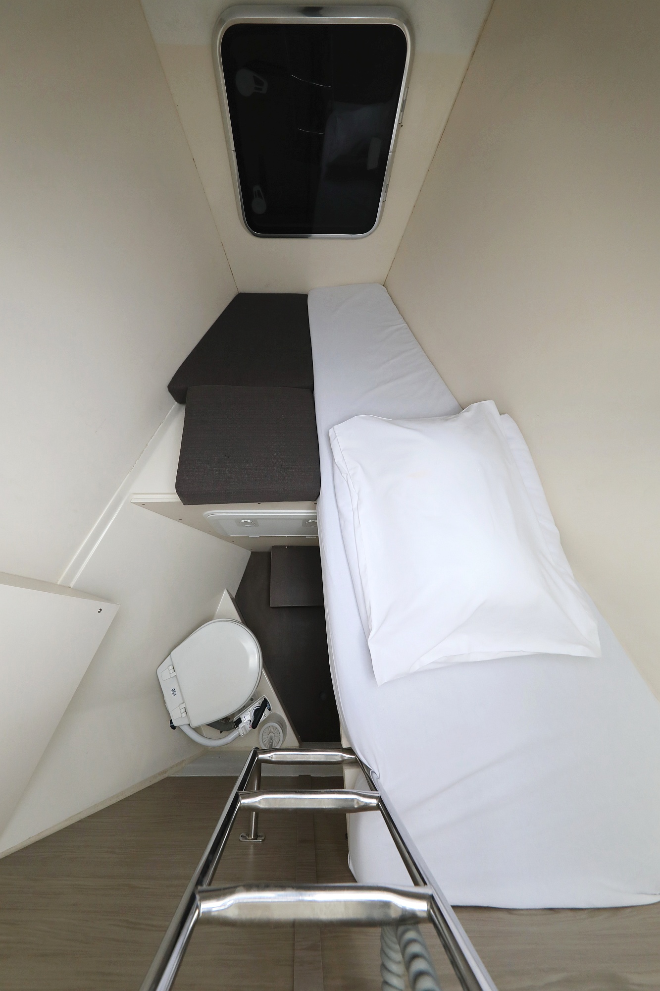 Hanse 508 - 5 + 1 cab. — photo 19
