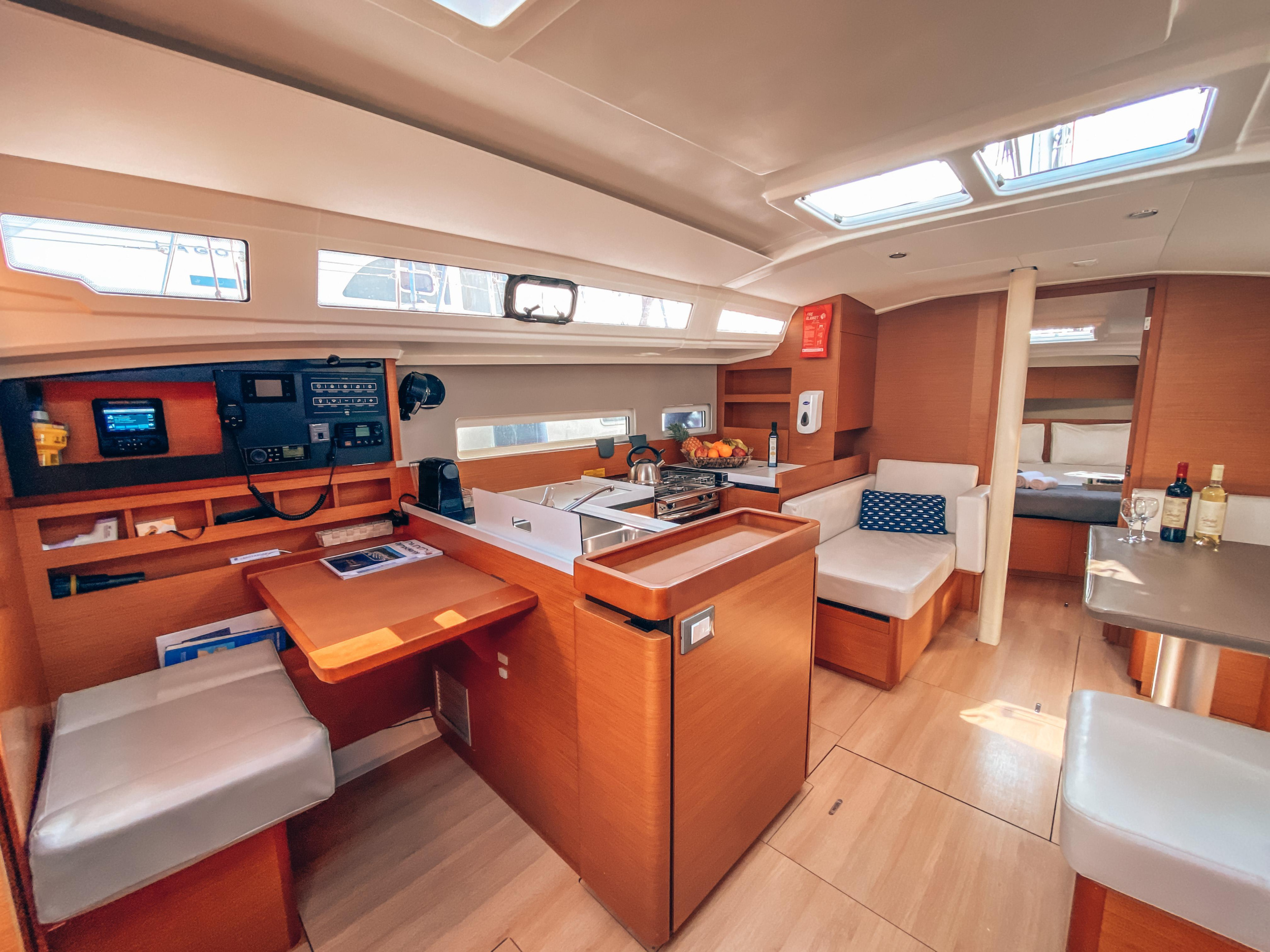 Sun Odyssey 410 - 3 cab. — photo 9