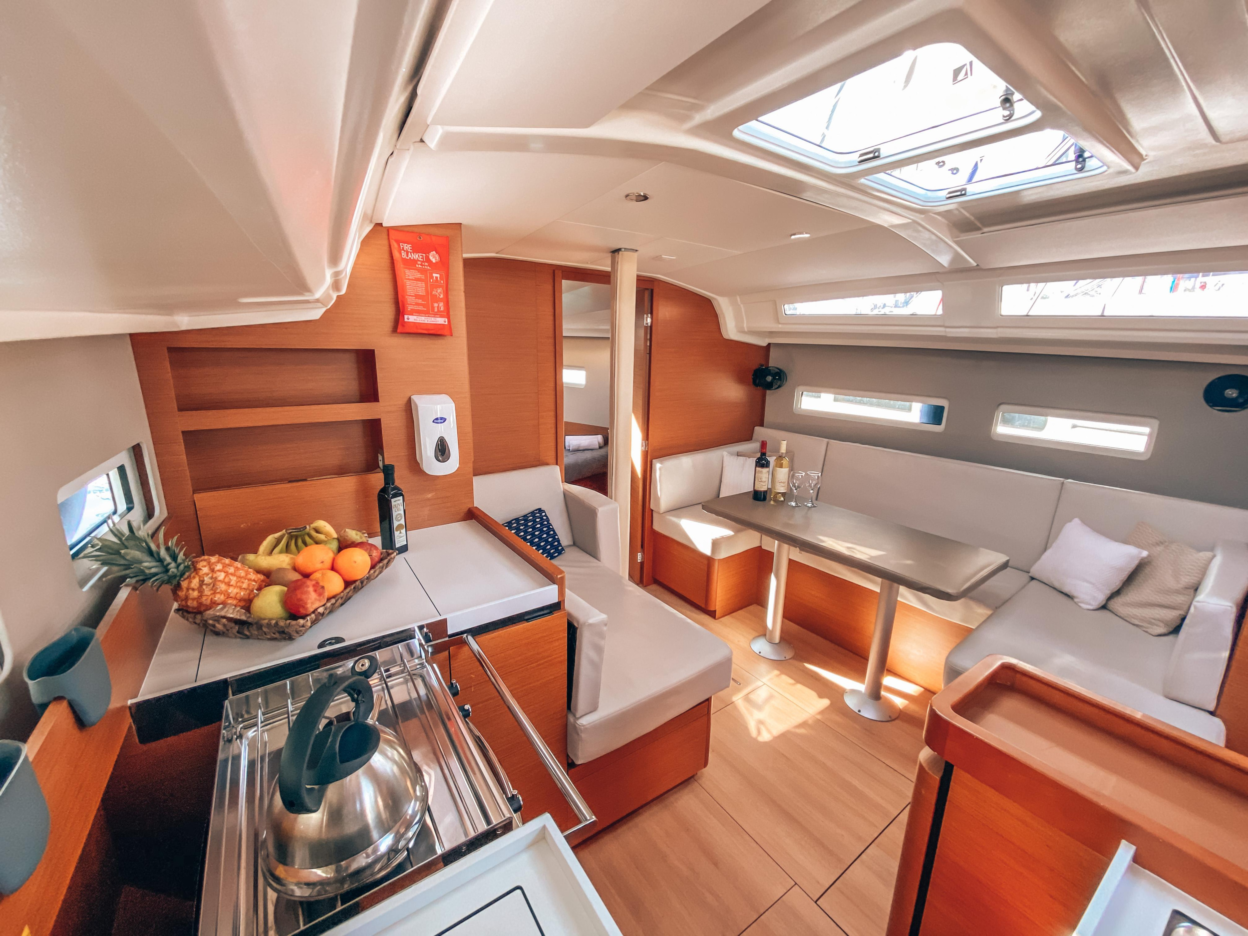 Sun Odyssey 410 - 3 cab. — photo 10