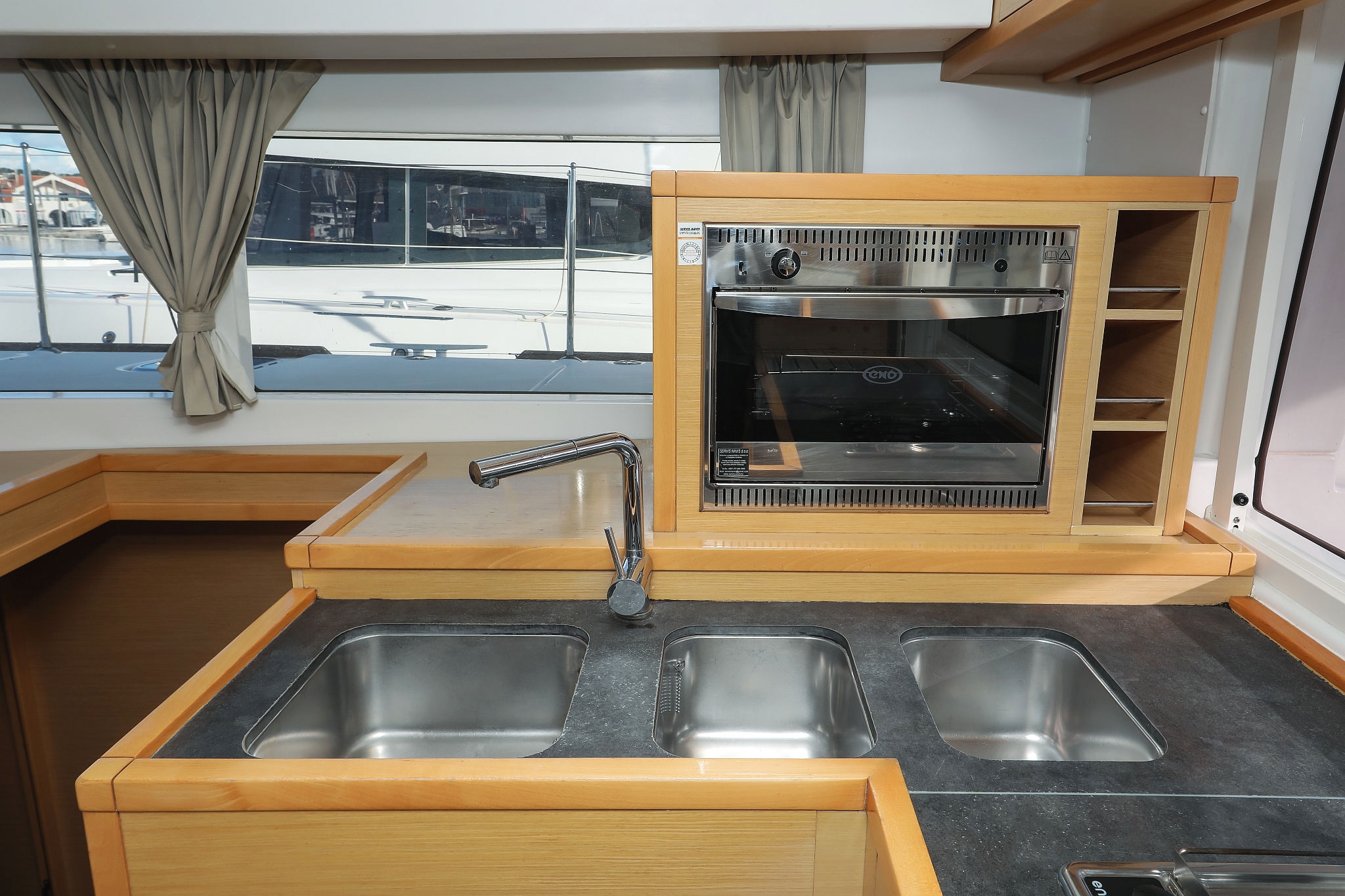 Lagoon 400 S2 - 4 + 2 cab. — photo 44