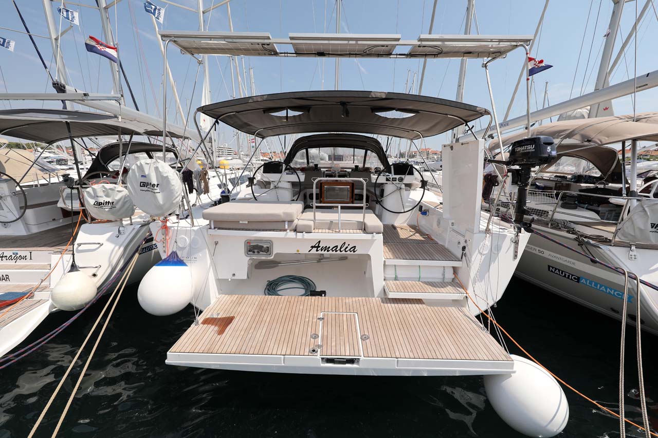 Dufour 56 Exclusive - 5 + 1 cab. — photo 1