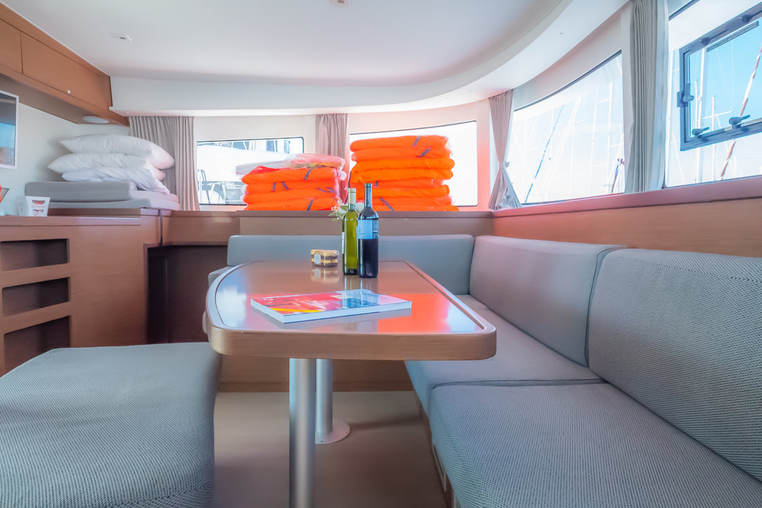 Lagoon 42 - 4 + 2 cab. — photo 8