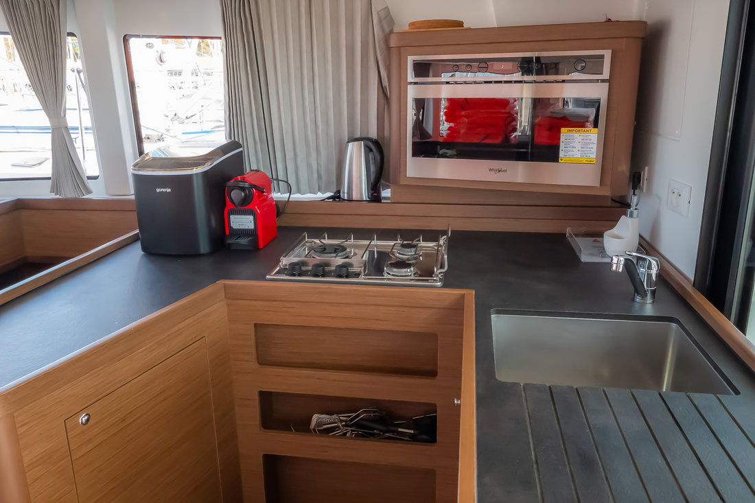 Lagoon 42 - 4 + 2 cab. — photo 10