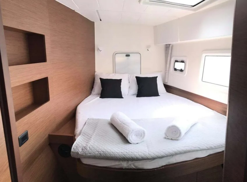 Lagoon 42 - 4 + 2 cab. — photo 8
