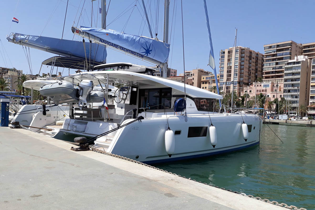 Lagoon 42 - 4 + 2 cab. — photo 3