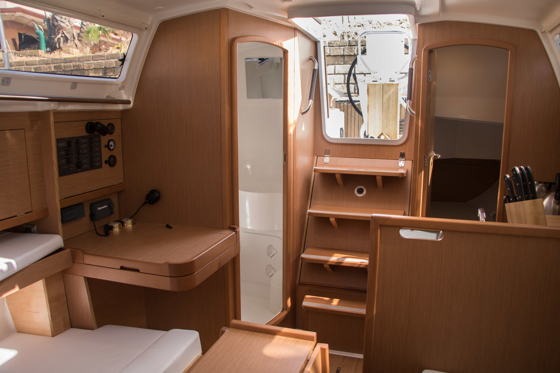 Sun Odyssey 319 - 2 cab. — photo 4