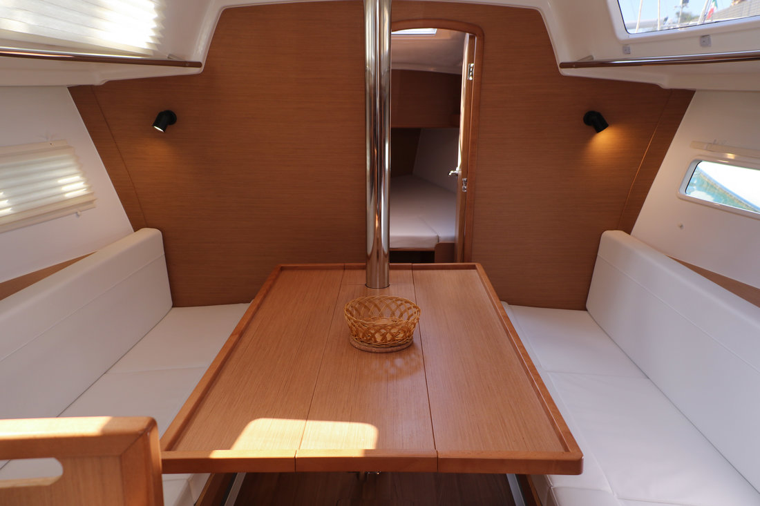 Sun Odyssey 319 - 2 cab. — photo 7