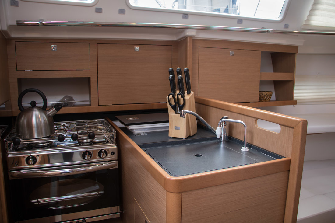 Sun Odyssey 319 - 2 cab. — photo 11