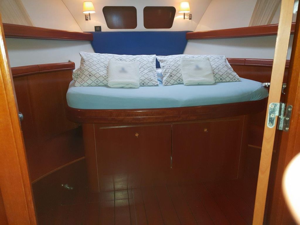 Swift Trawler 42 — photo 6