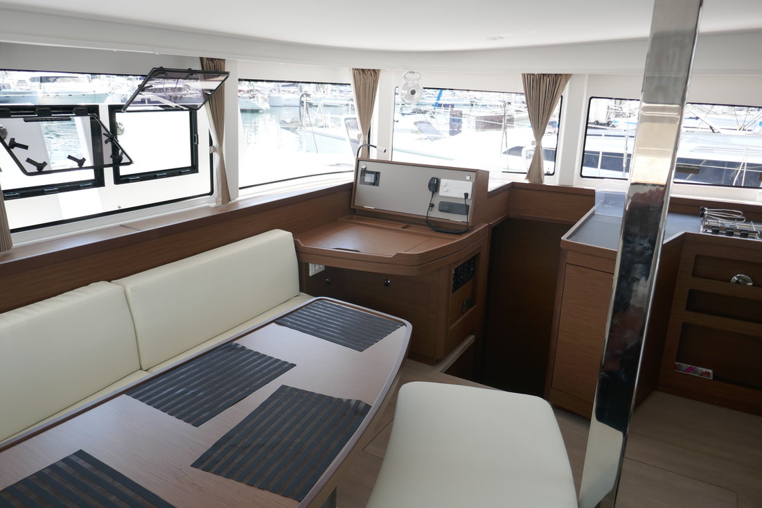 Lagoon 42 - 4 + 2 cab. — photo 9