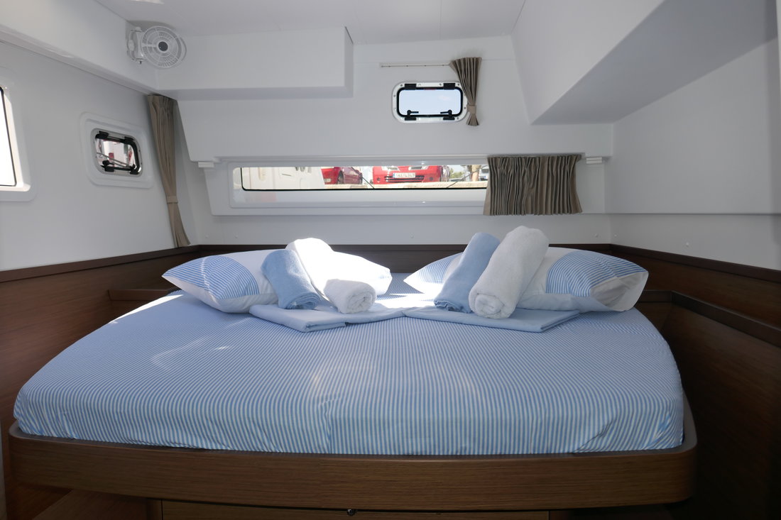 Lagoon 42 - 4 + 2 cab. — photo 11