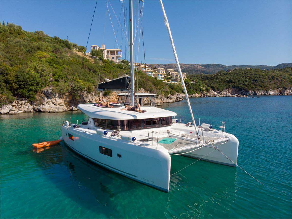 Lagoon 42 - 4 + 2 cab. — photo 8