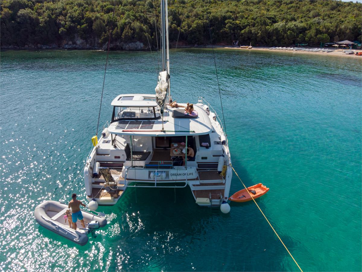 Lagoon 42 - 4 + 2 cab. — photo 10