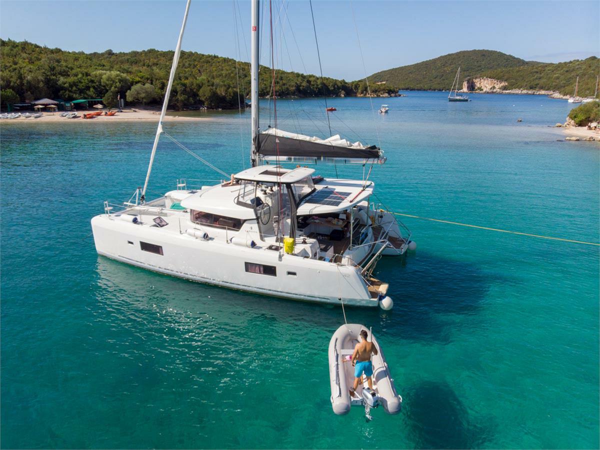 Lagoon 42 - 4 + 2 cab. — photo 11
