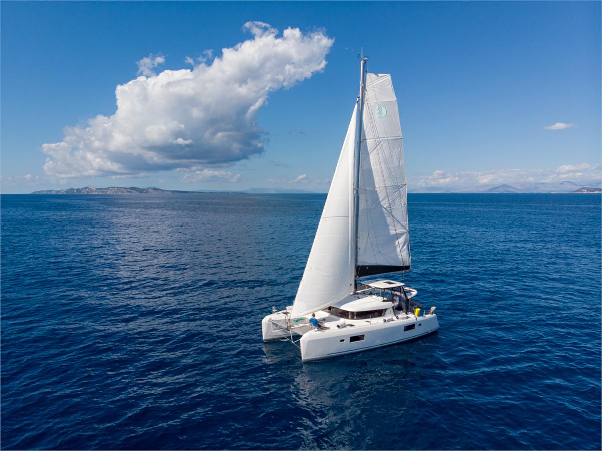 Lagoon 42 - 4 + 2 cab. — photo 12