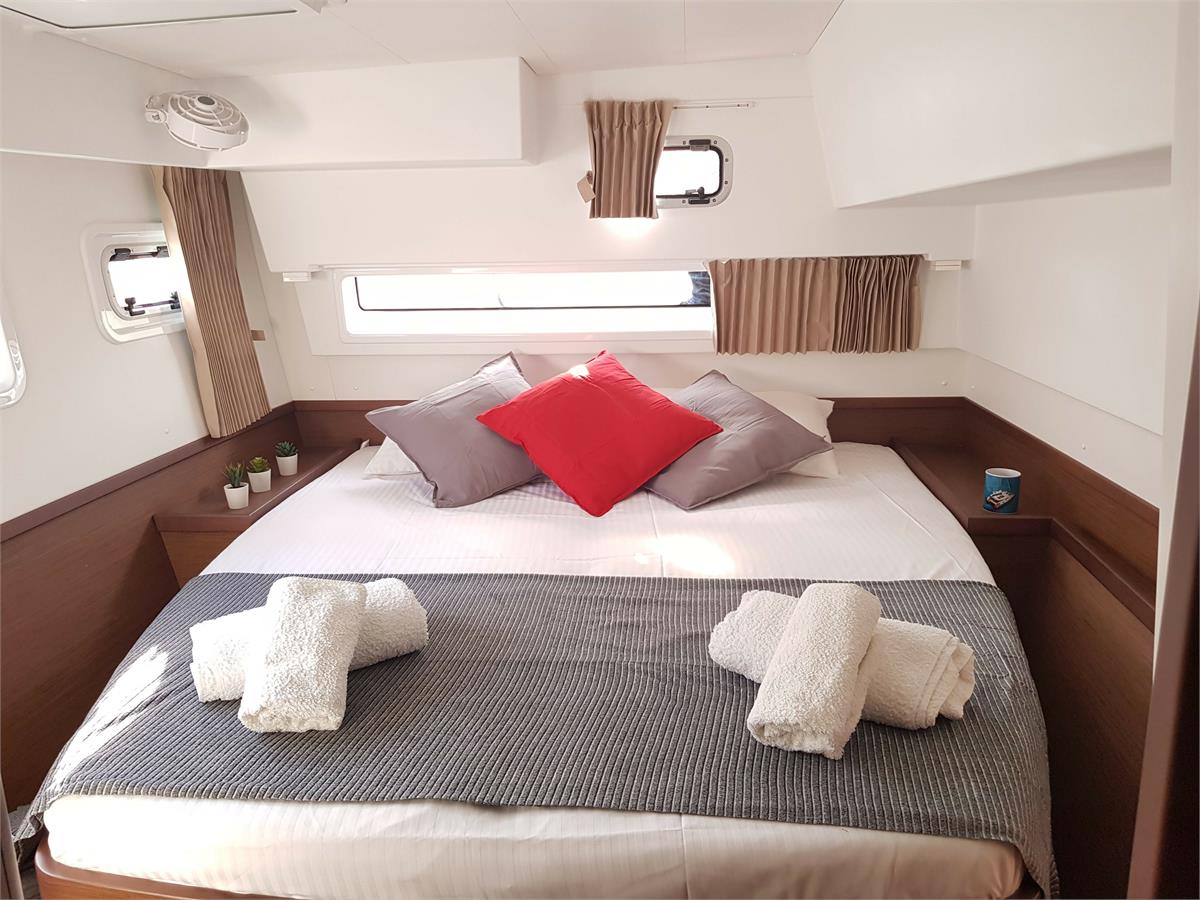 Lagoon 42 - 4 + 2 cab. — photo 24